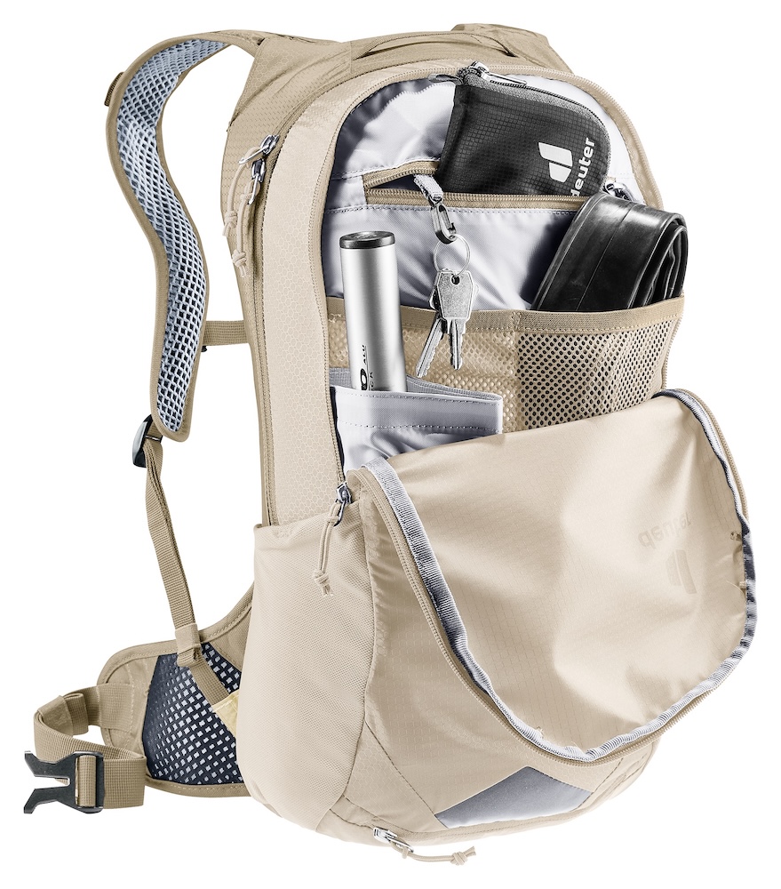 【美品】deuter／Race10／黒／廃盤モデル／二回使用／GW特価／値引済 イワタニの公式オンラインショップ｜ドイター レース エアー 10(7000